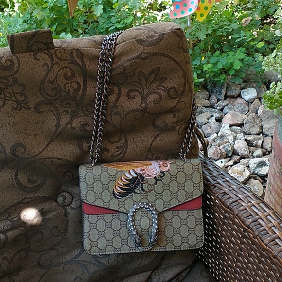 NWOT Gorgeous Convertible Handbag / Crossbody - Picture 2 of 12